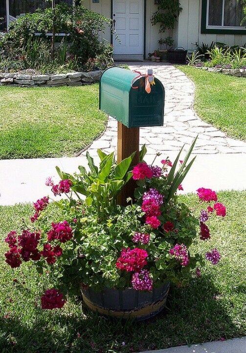 29 Best Mailbox Ideas And Designs For 2022, Landscape Ideas Around Mailbox Post