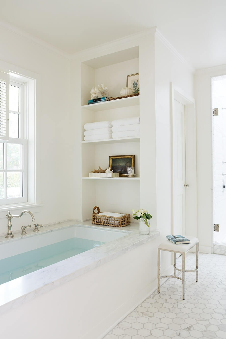 25 Best Built-in Bathroom Shelf and Storage Ideas for 2020