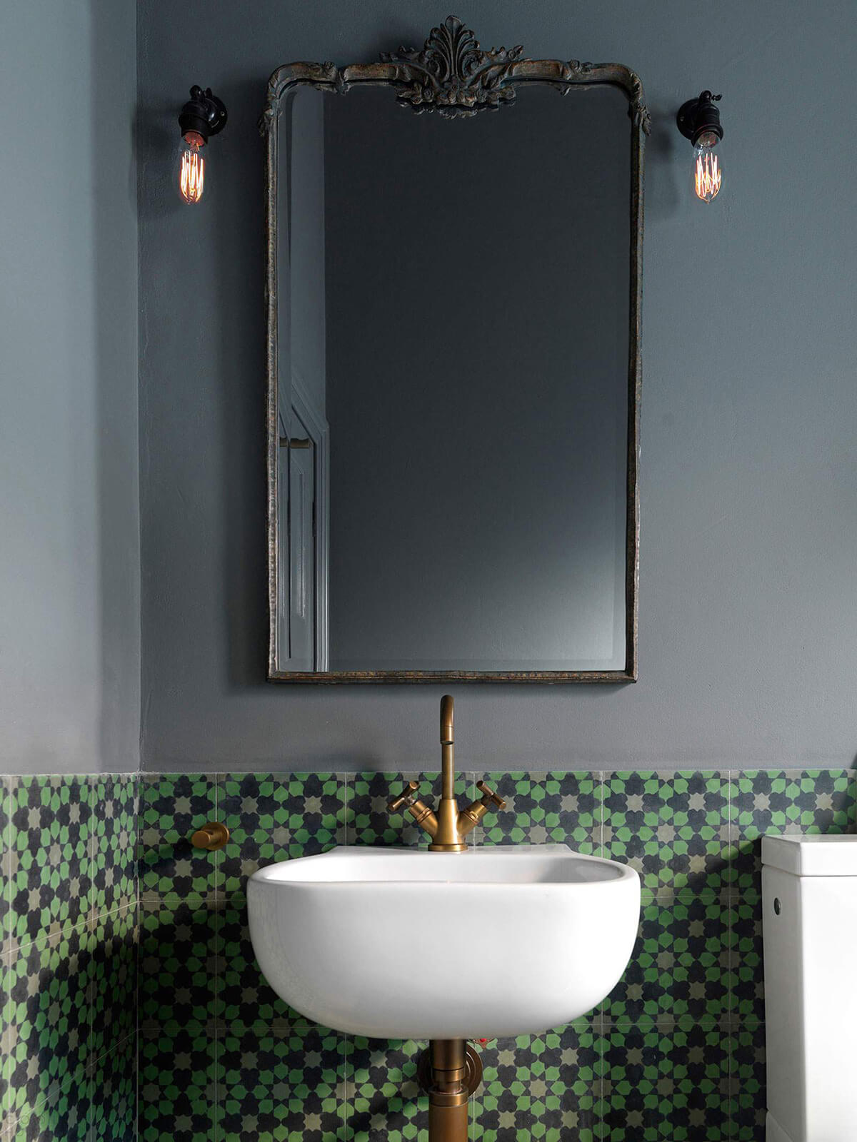 Modern Raised Sink with Feature Backsplash