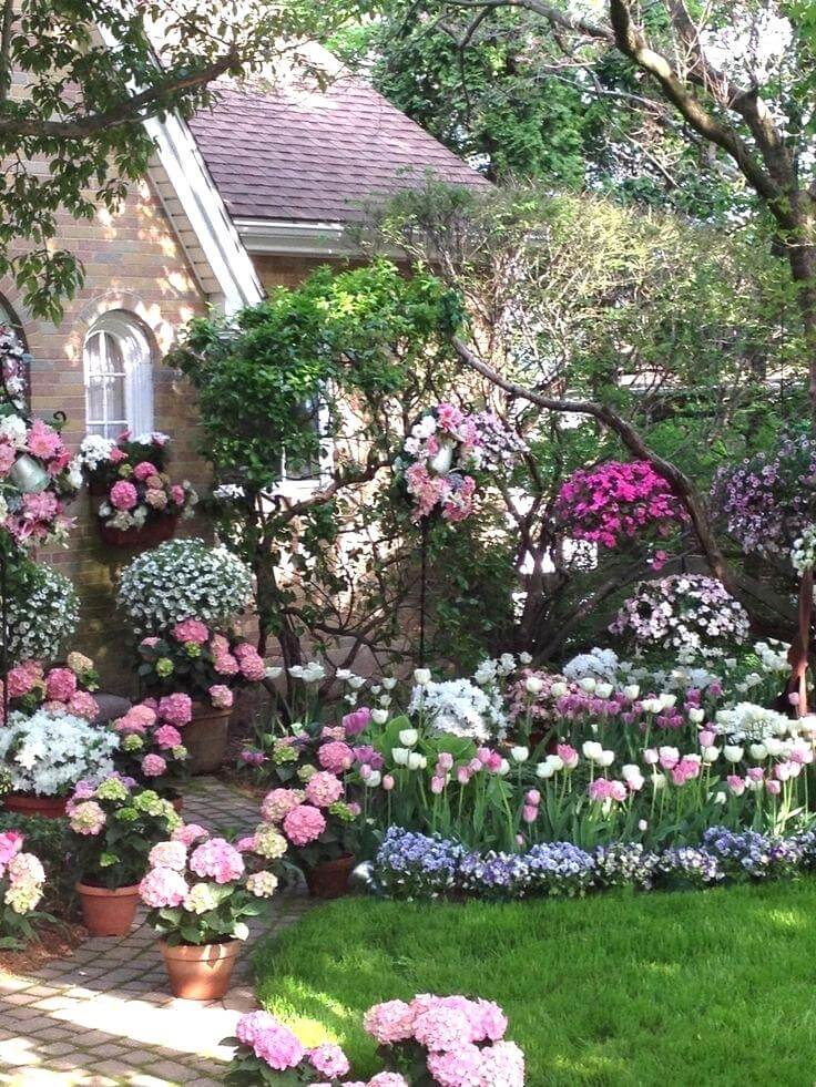 Dramatic Pink and White Display