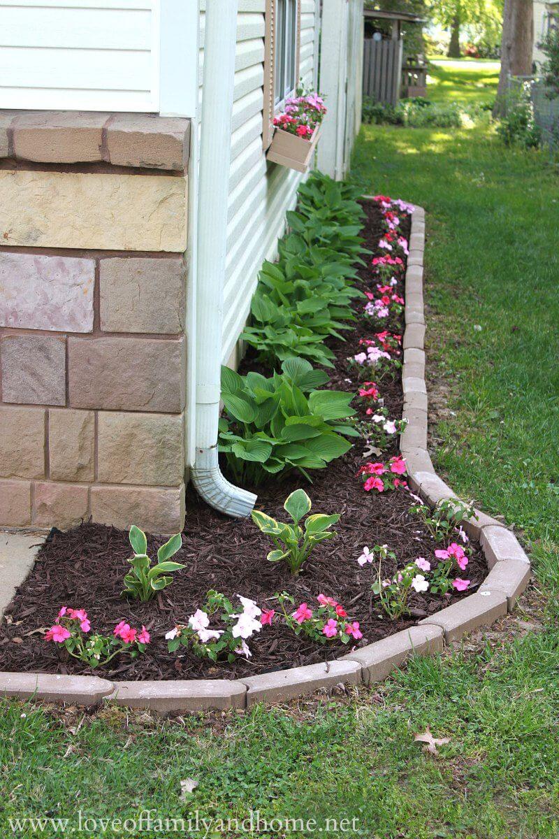 Cama de flores simple con Borde de Ladrillo