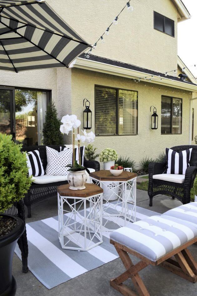 Black and White Outdoor Seating Arrangement