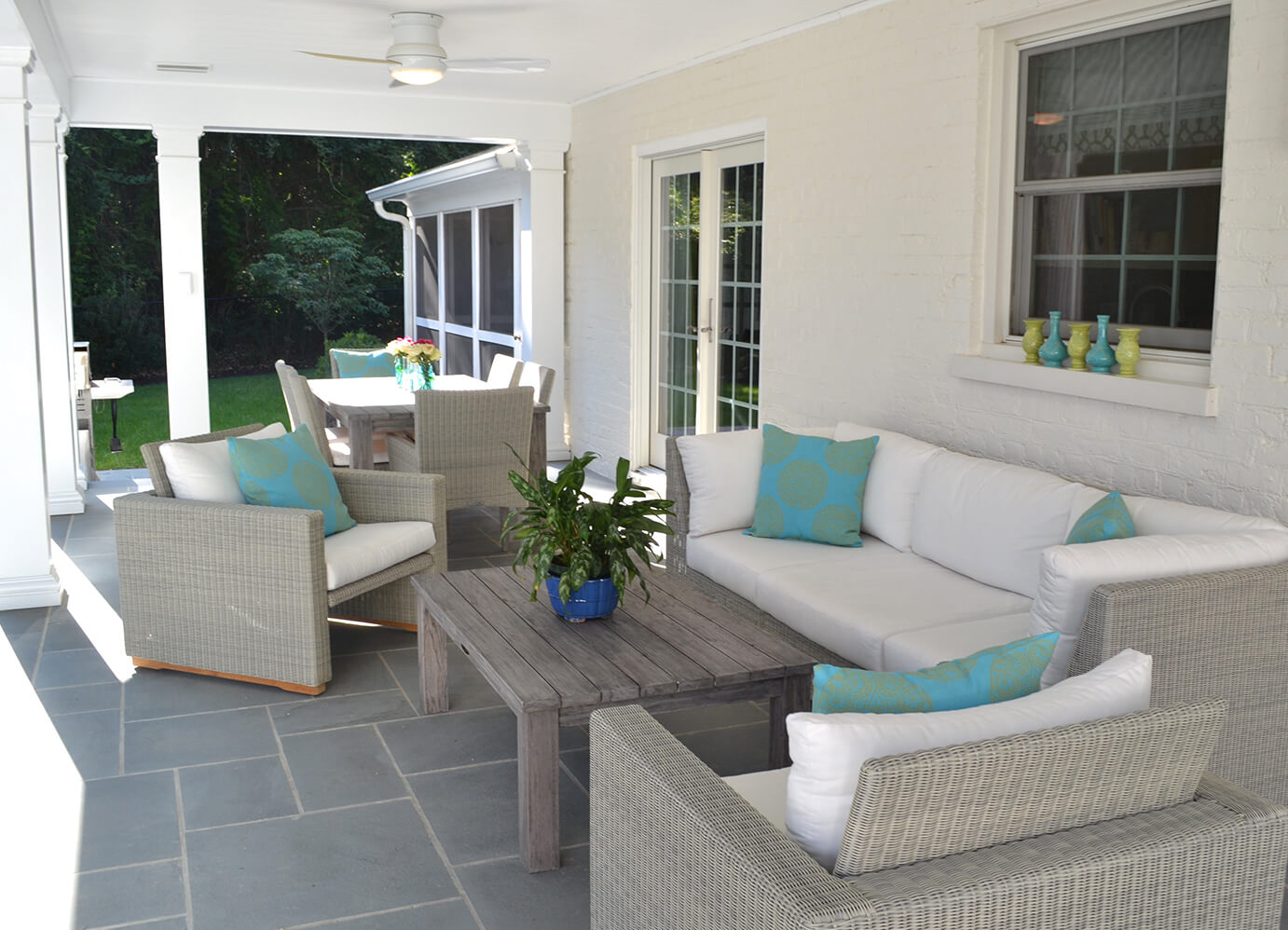 Relaxing Outdoor Living Spaces for your Porch