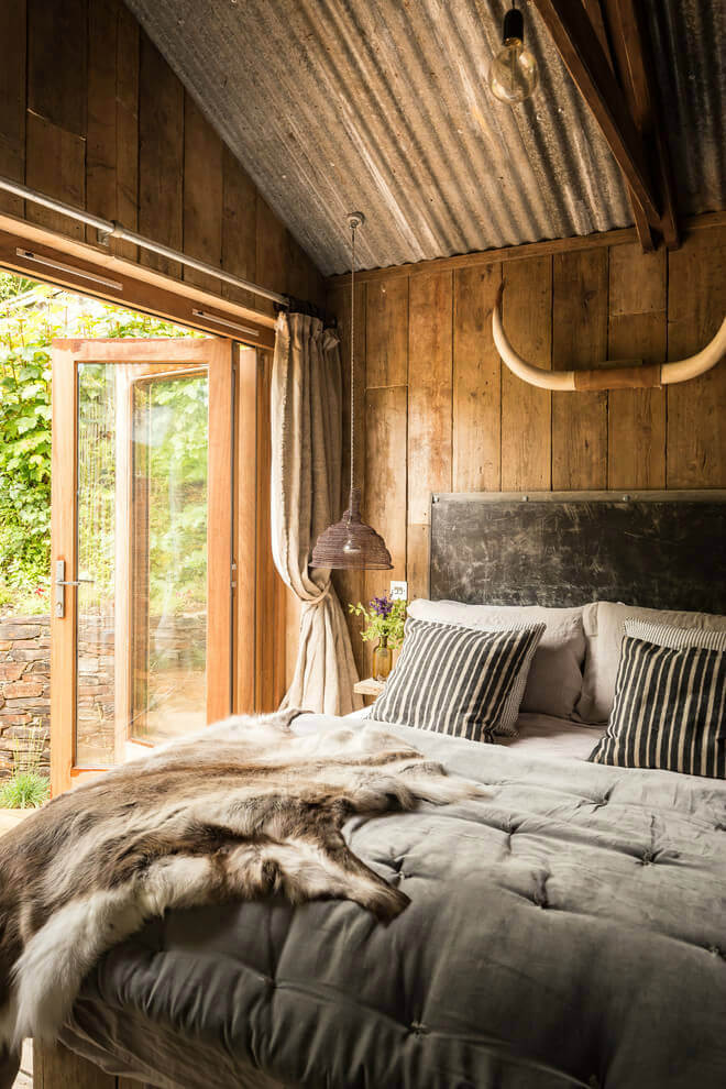 26 Best Rustic Bedroom Decor Ideas And Designs For 2021   26 Rustic Bedroom Design Decor Ideas Homebnc 