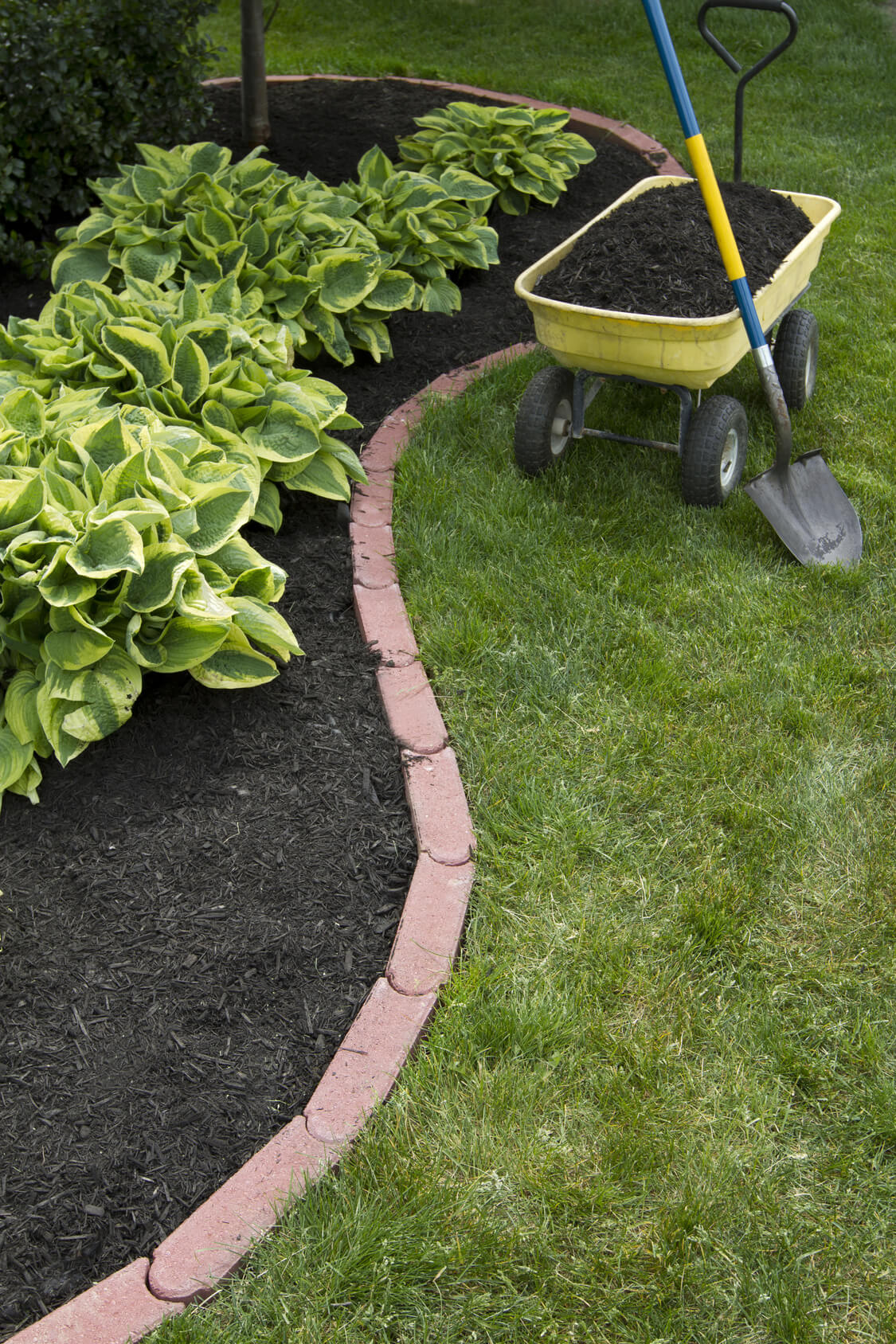 Red Curved Scalloped Brick Edging