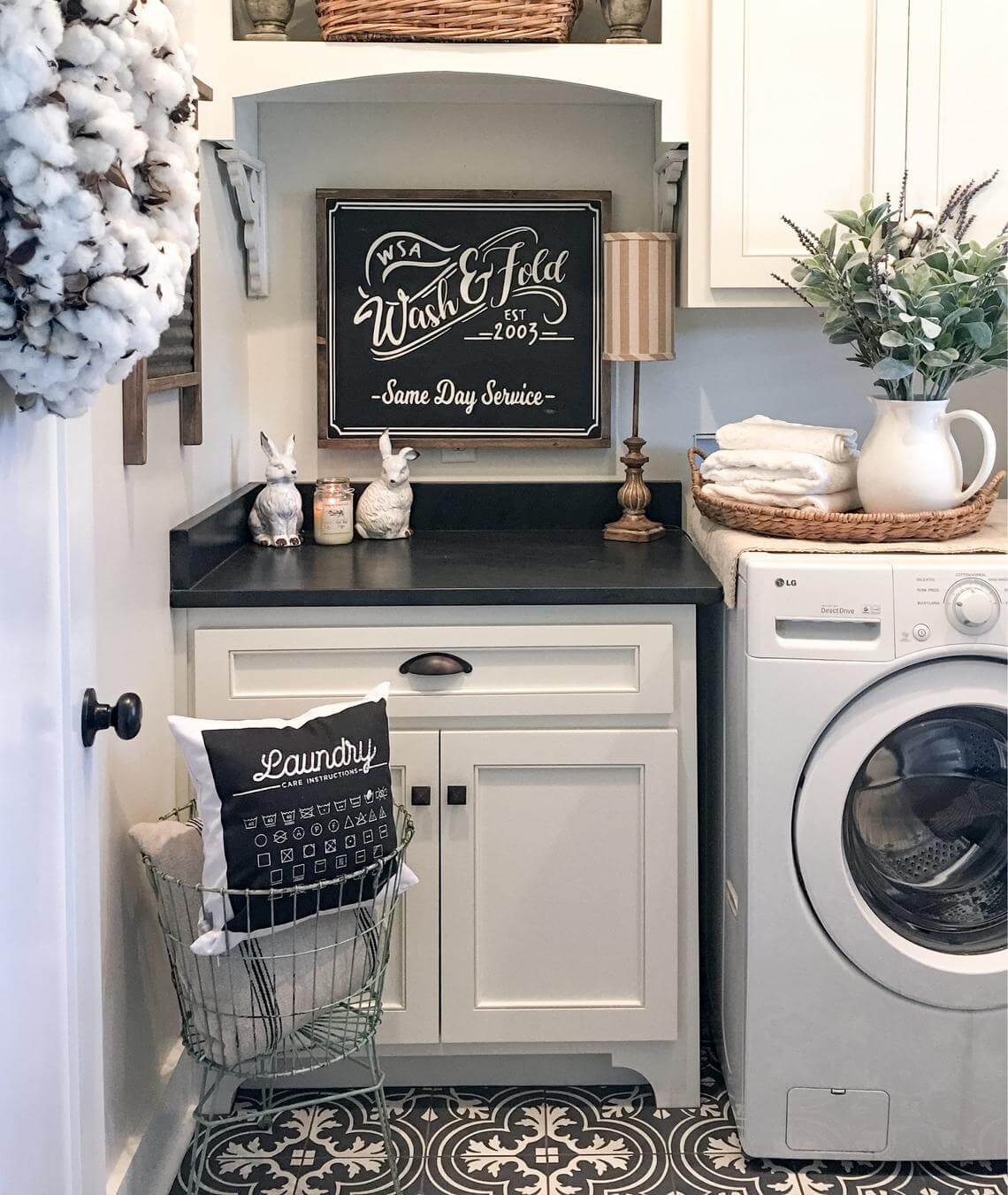 Black And White Farmhouse Laundry Room Homebnc   27b Farmhouse Laundry Room Decor Design Ideas Homebnc 