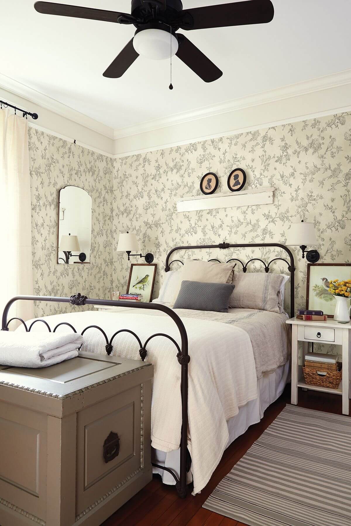 30 Best French Country Bedroom Decor and Design Ideas for 2020