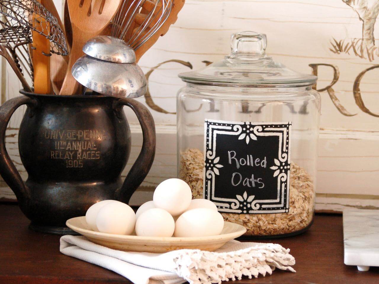 Cute Chalkboard Labels on Glass Canisters