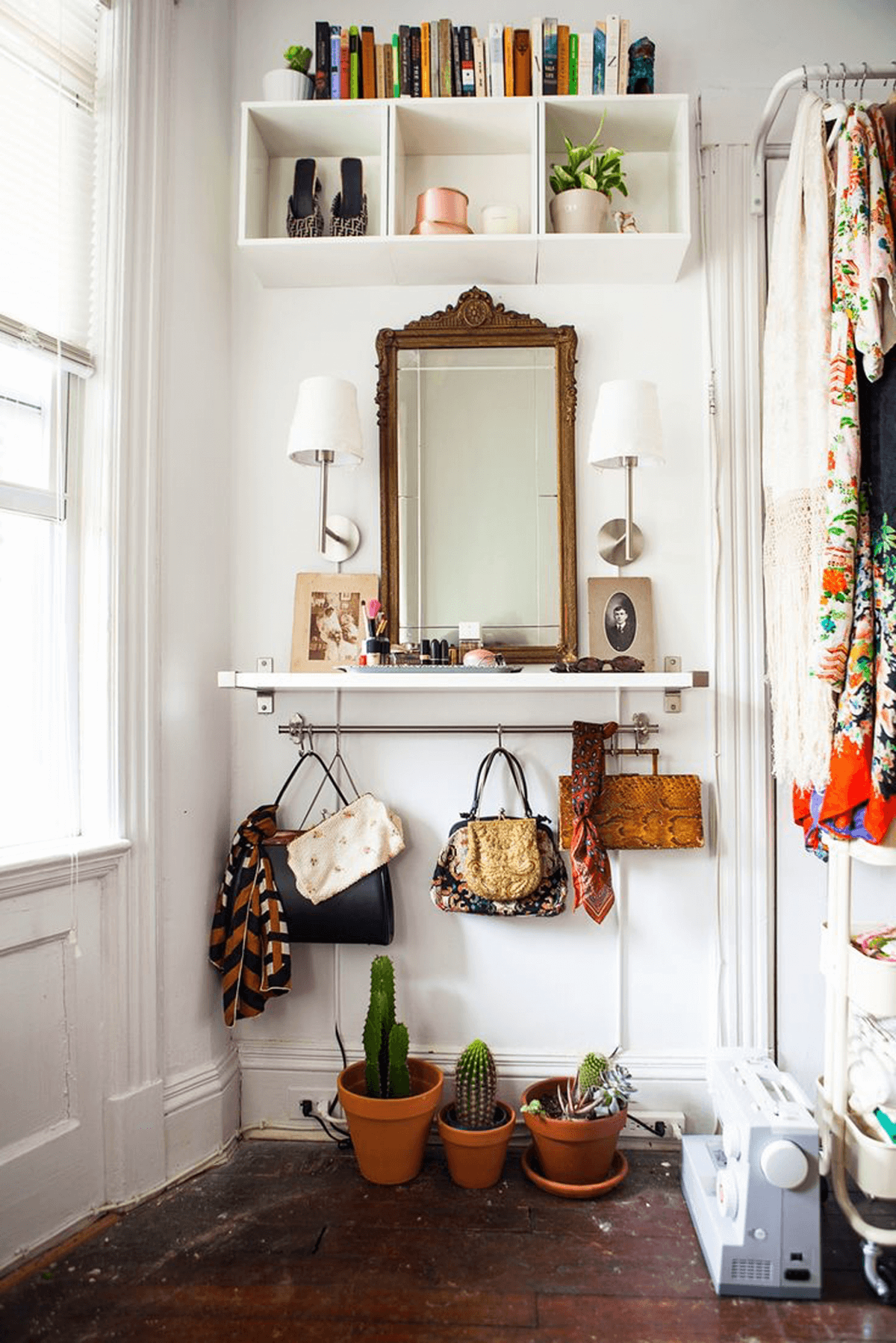 28 Best Small Entryway Decor Ideas And Designs For 2023   04 Small Entryway Decor Ideas Homebnc 