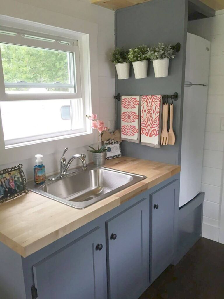 05 Small Kitchen Decor Design Ideas Homebnc 768x1024 