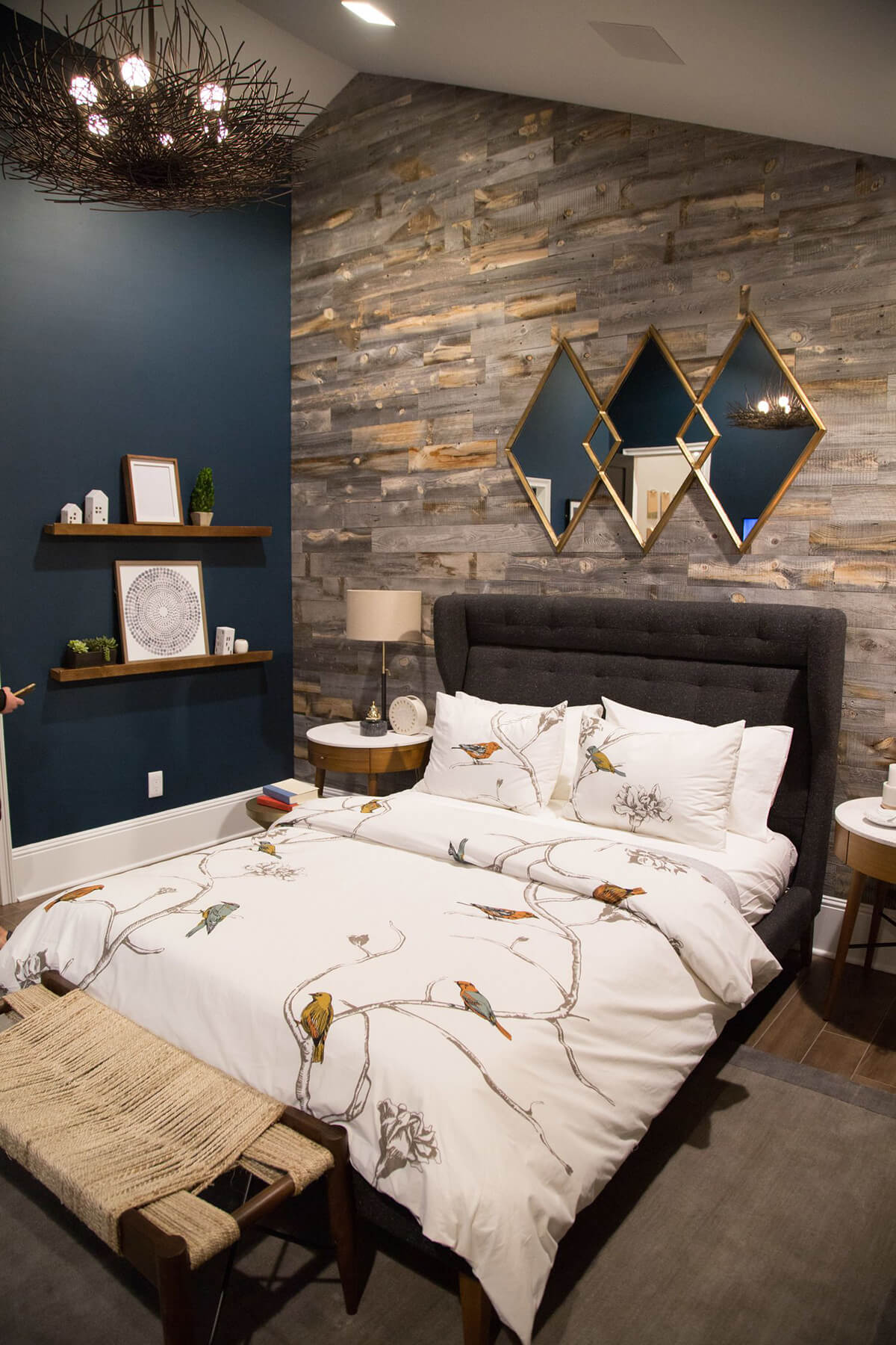 25 Best Bedroom Wall Decor Ideas And Designs For 2022 25-best-bedroom-wall-decor-ideas-and-designs-for-2022