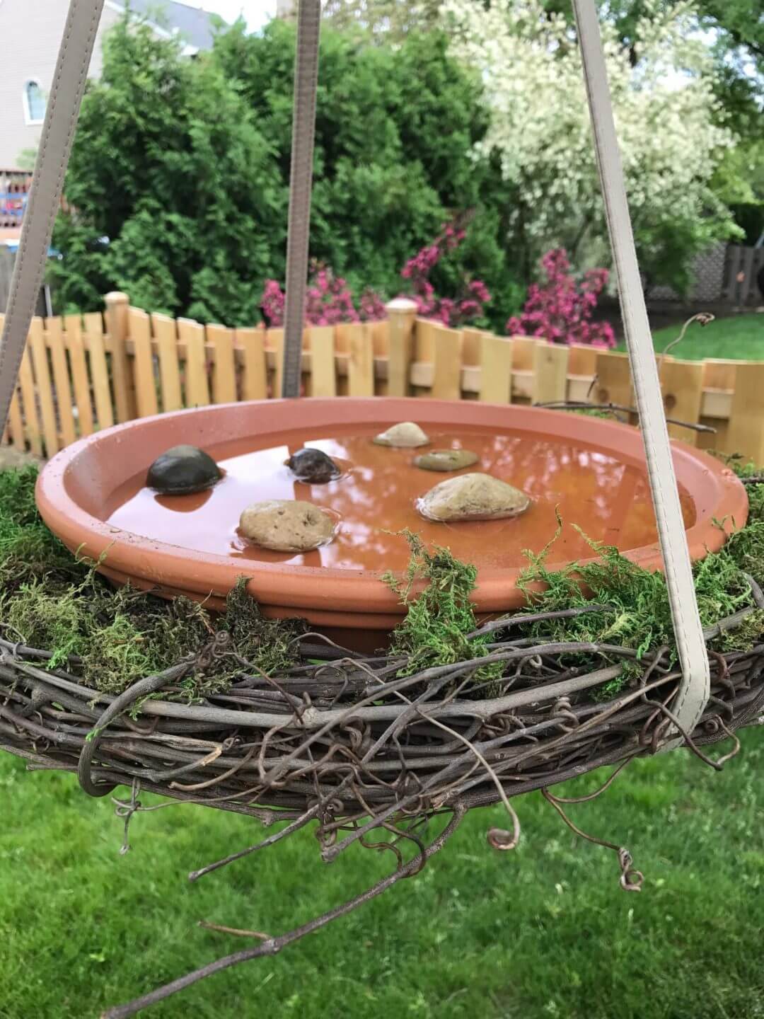 Melhores Ideias E Designs De DIY Bird Bath Para Volta