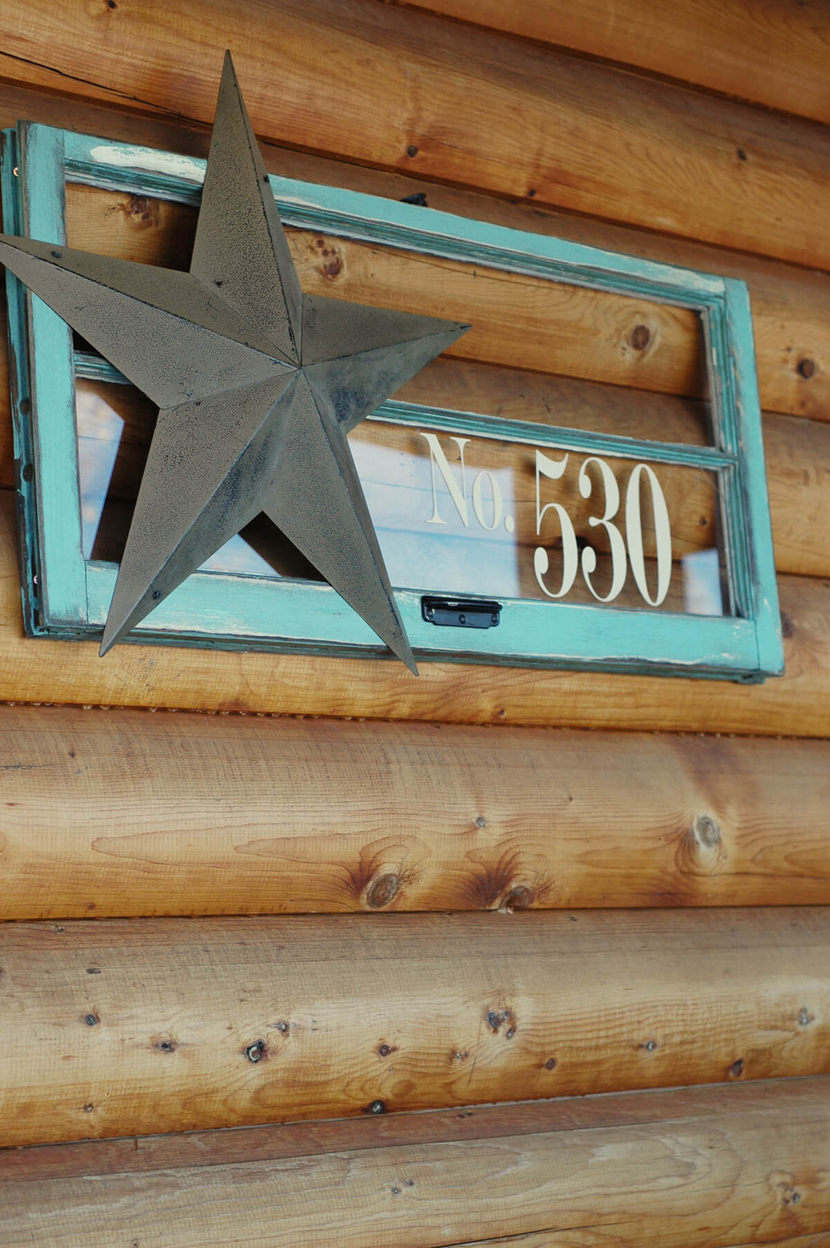 House Number Window with Metal Star
