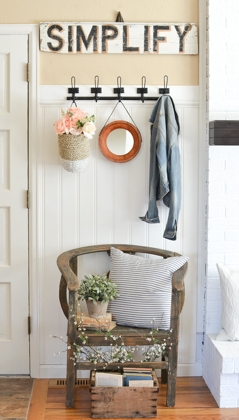 28 Best Small Entryway Decor Ideas And Designs For 2020