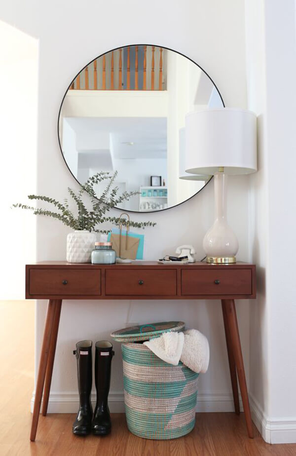 Featured image of post Small Entryway Ideas With Mirror : Diy entryway mirror with hooks.