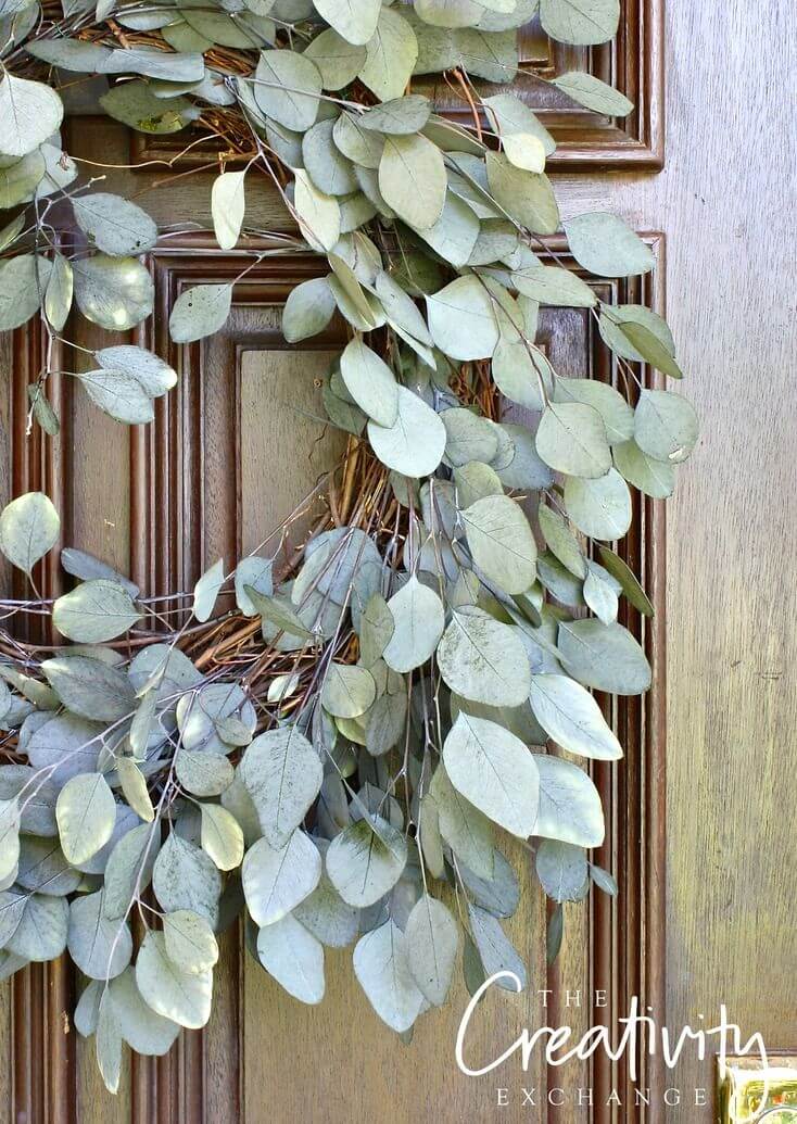 Simple Wreath with Pale Green Leaves