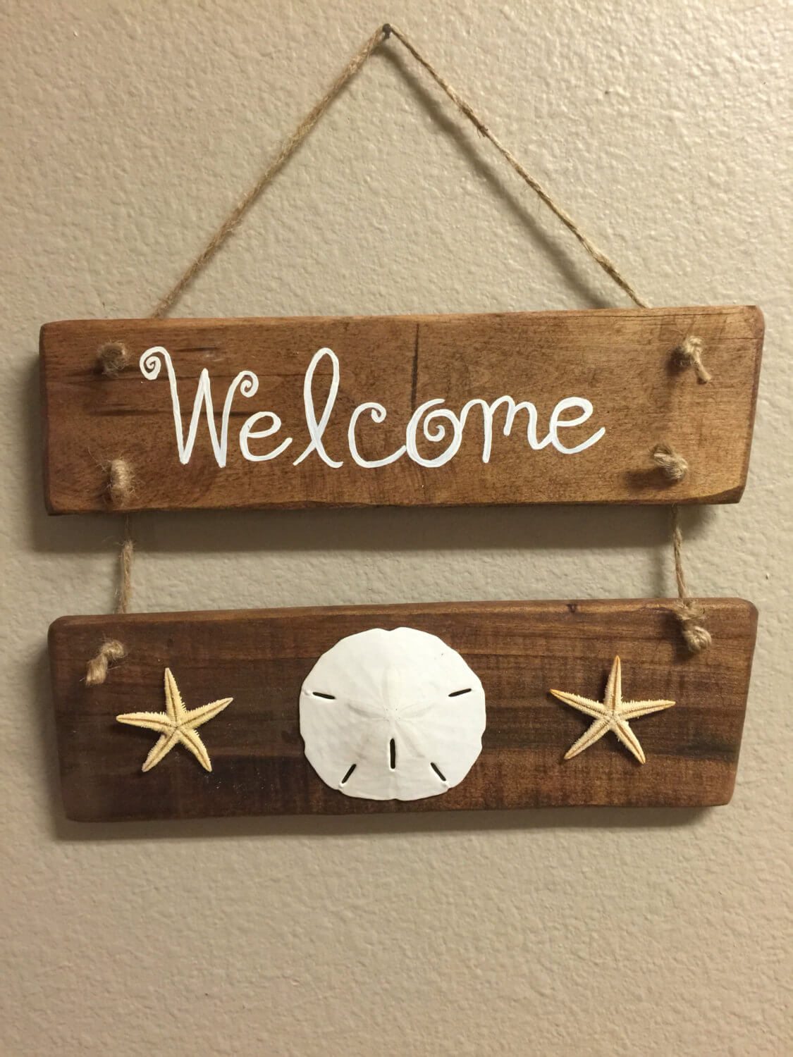 Charming Little Welcome Sign with Shells