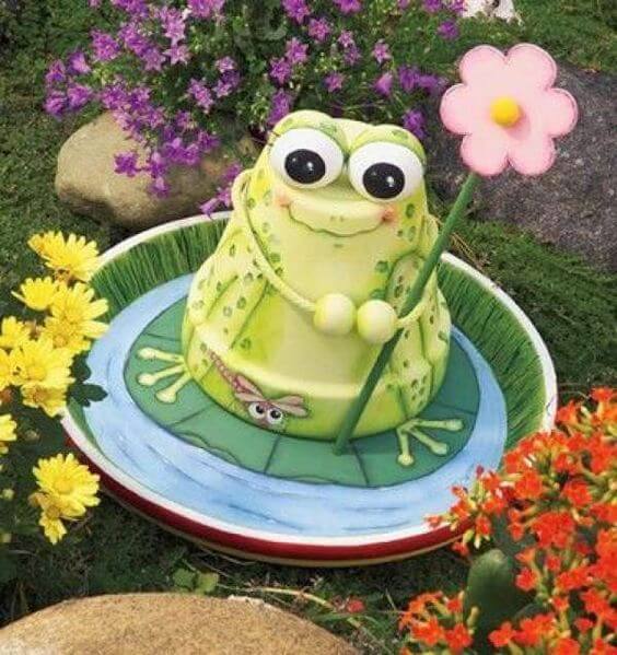 Cute Frog and Lily Pad Garden Decoration