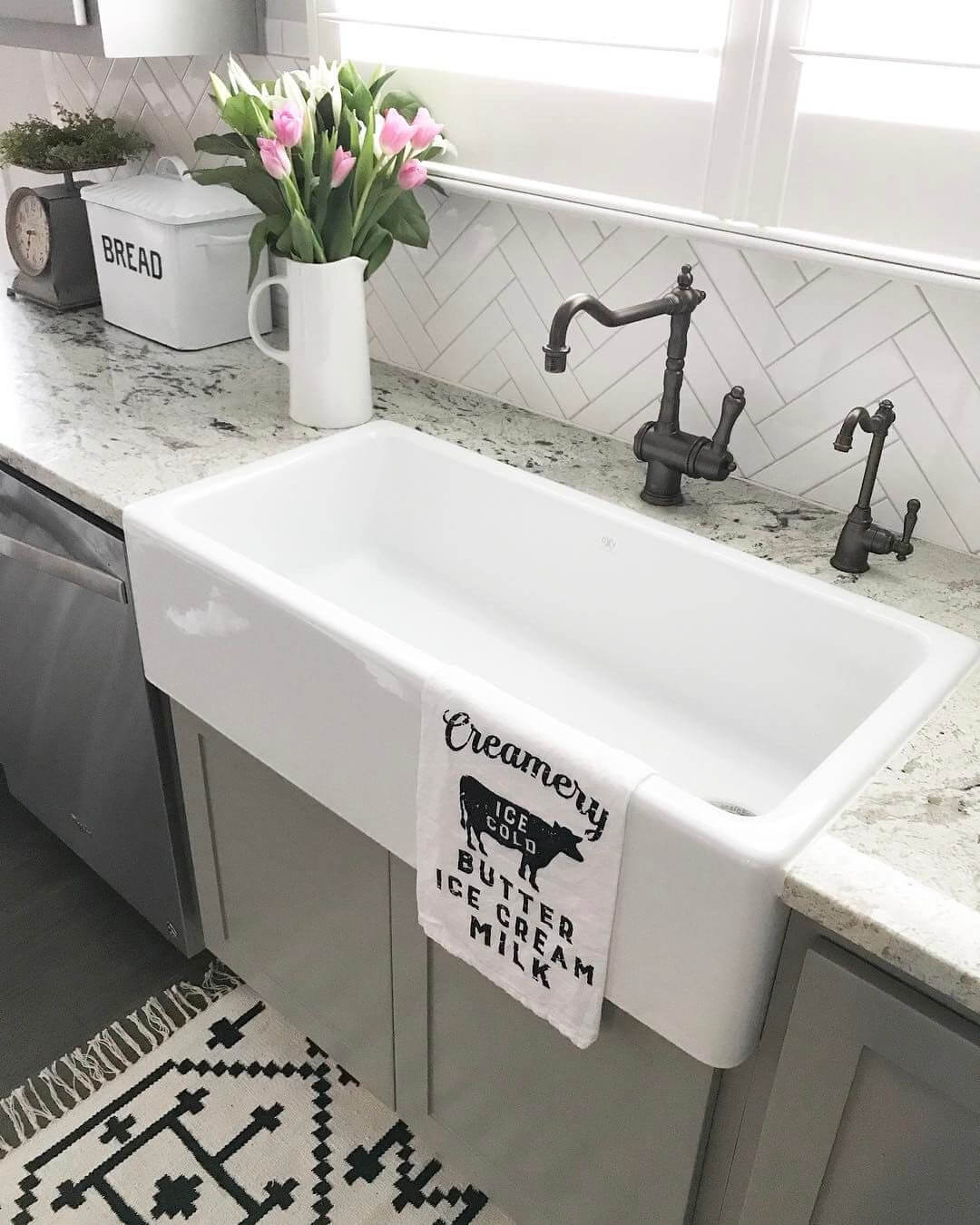 Classic White Sink with Handy Faucets