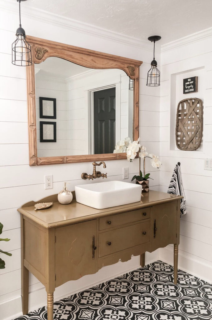 Venetian Mirror With Farmhouse Charm