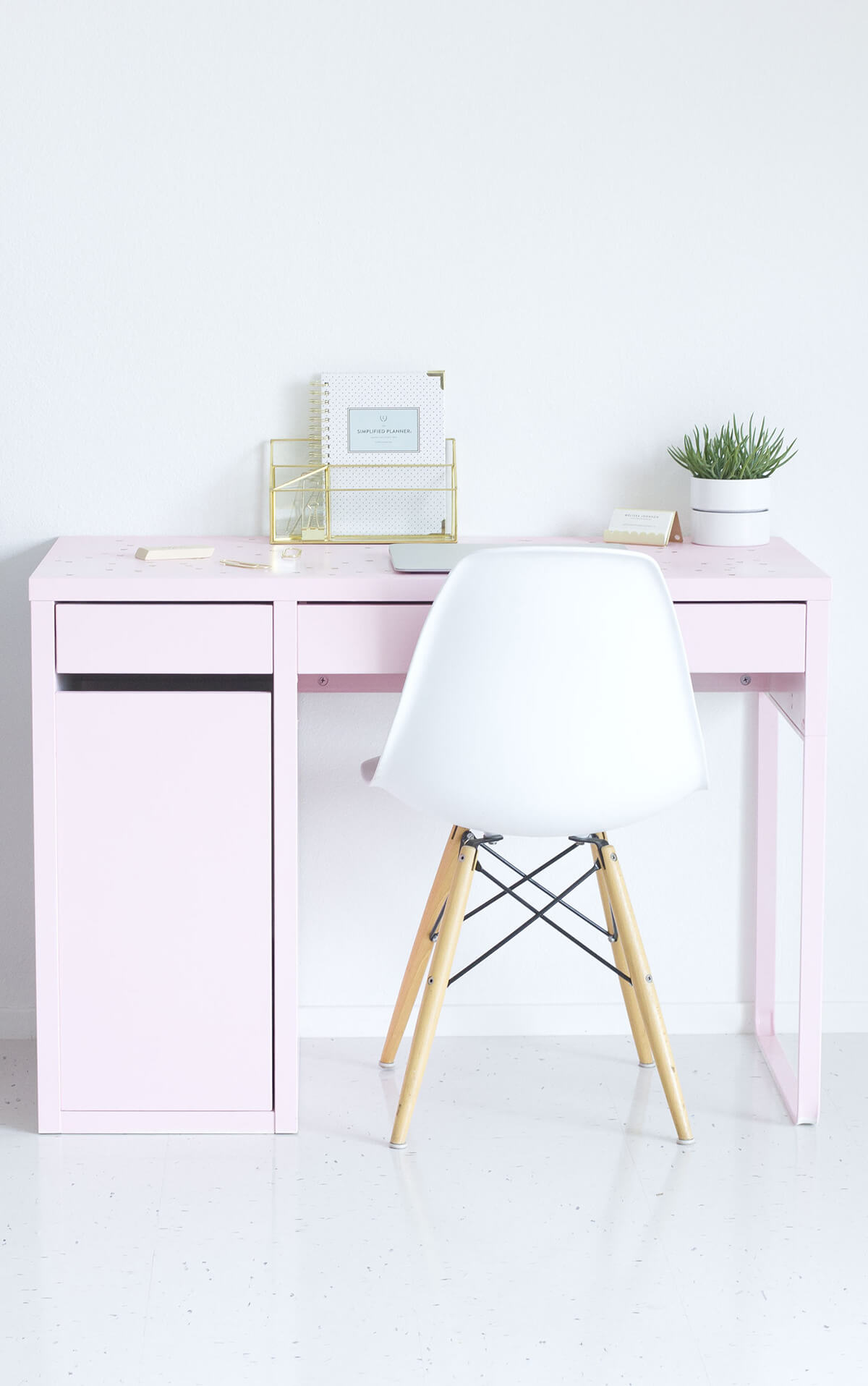 25+ Best DIY Desk Ideas and Designs for 2021