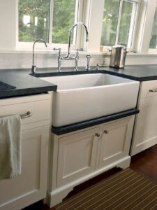 26 Farmhouse Kitchen Sink Ideas and Designs for 2024