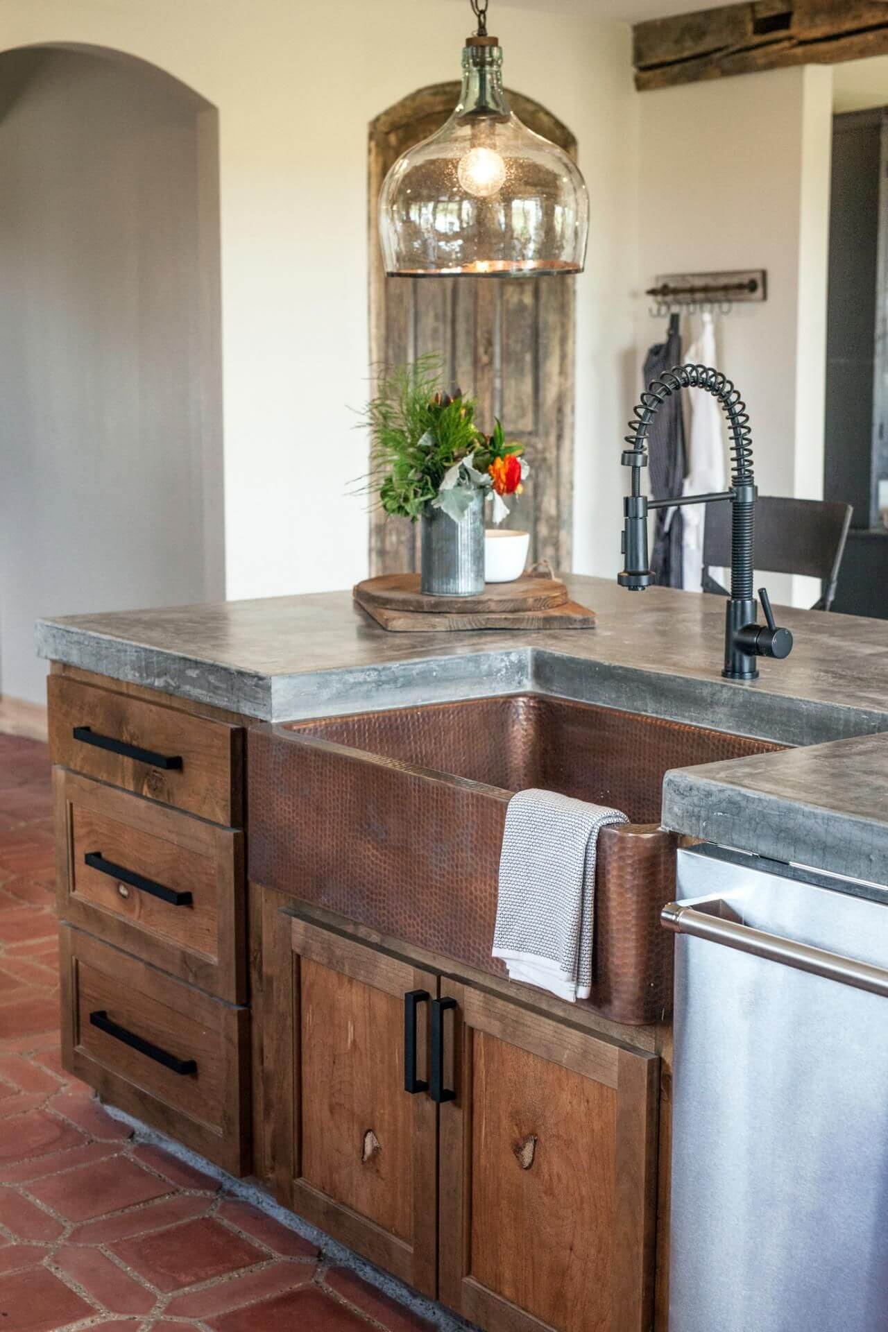 26 Farmhouse Kitchen Sink Ideas And Designs For 2019