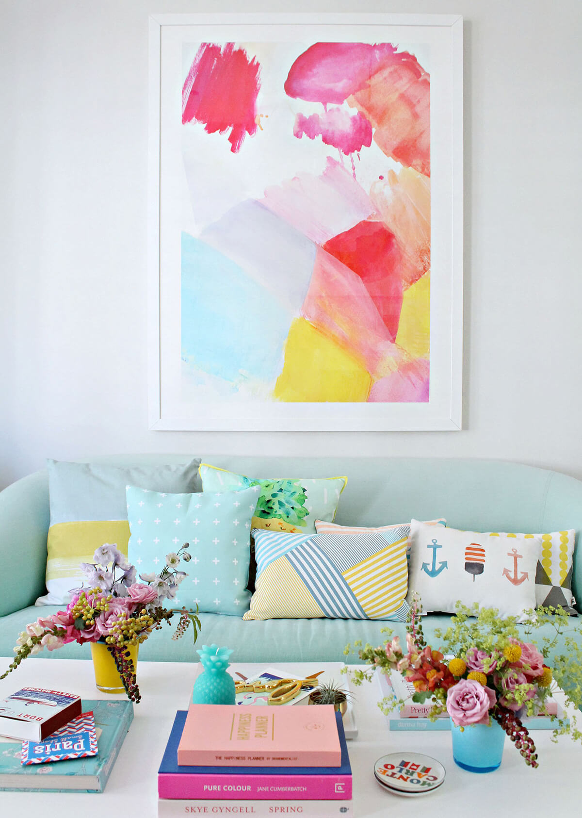 Cheery Pastel Tropical Style Decorating Idea