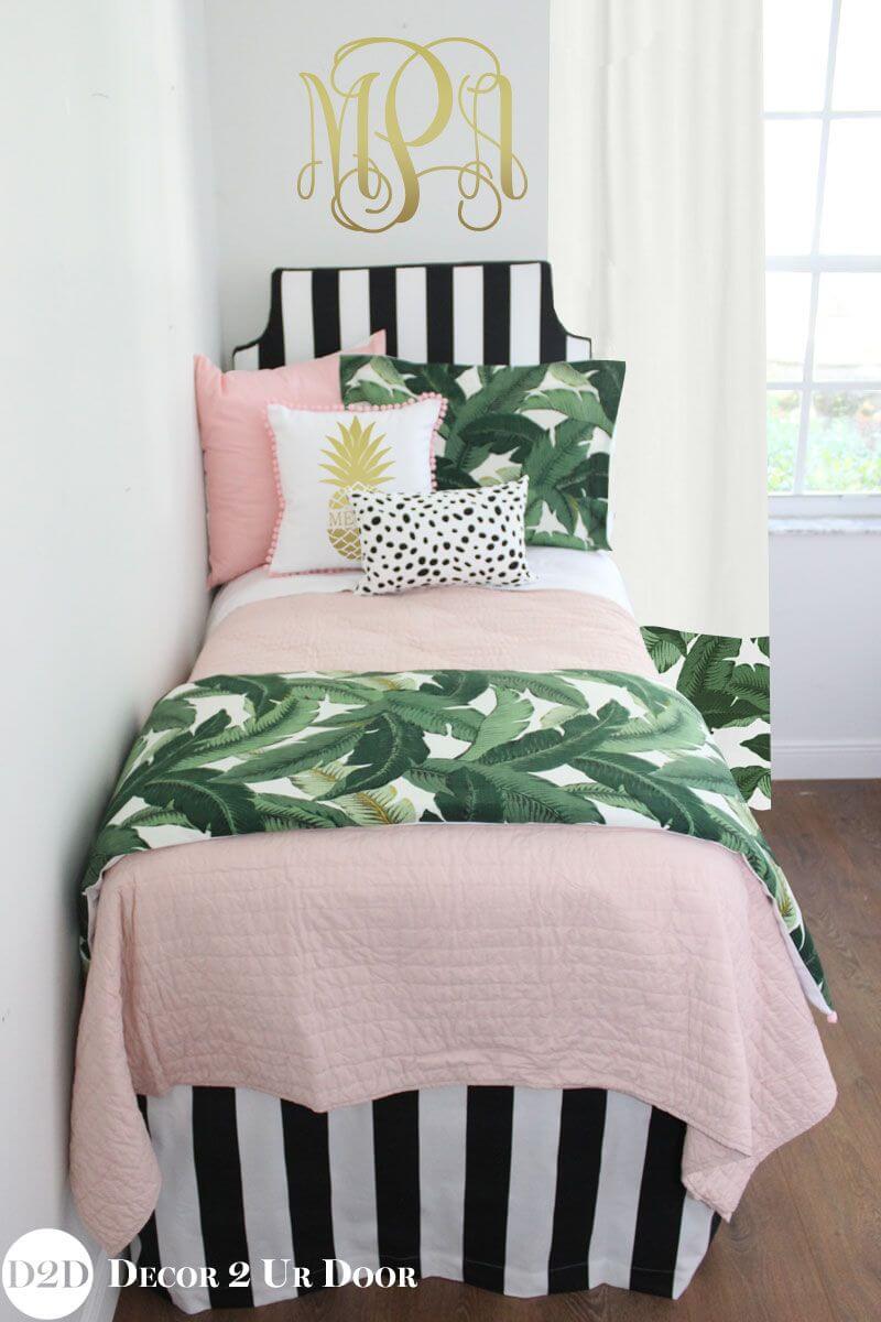 Cheerful Girl’s Room Décor in Pink with Leaves