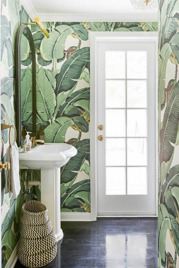 Gorgeous Tropical Wallpaper in the Bathroom