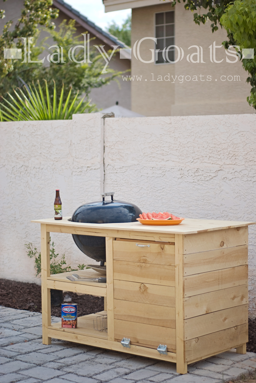 Oh-So-Simple Wood DIY Grill Station