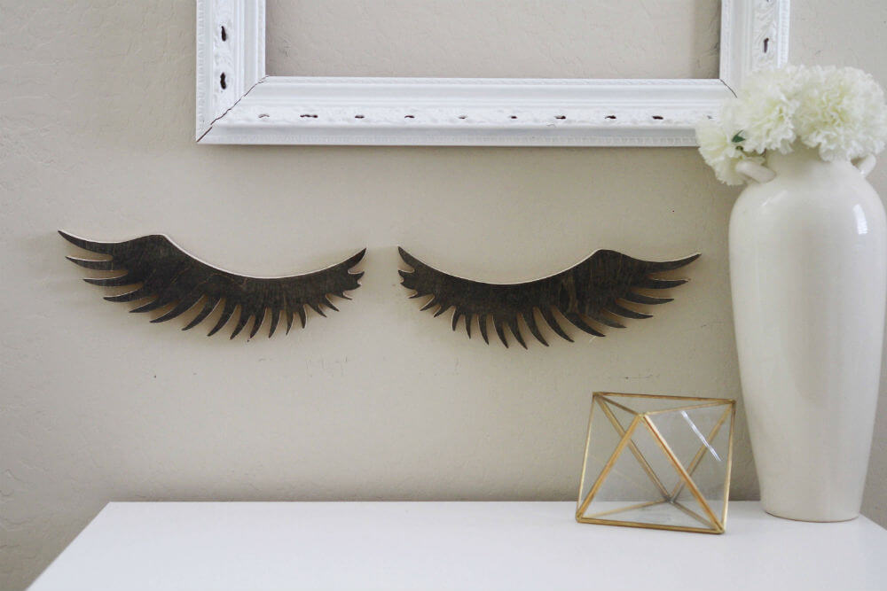 Girly Wood Eyelashes Cutout