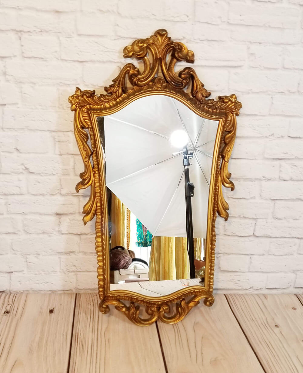 Ornate Gold Mirror with Classic Style