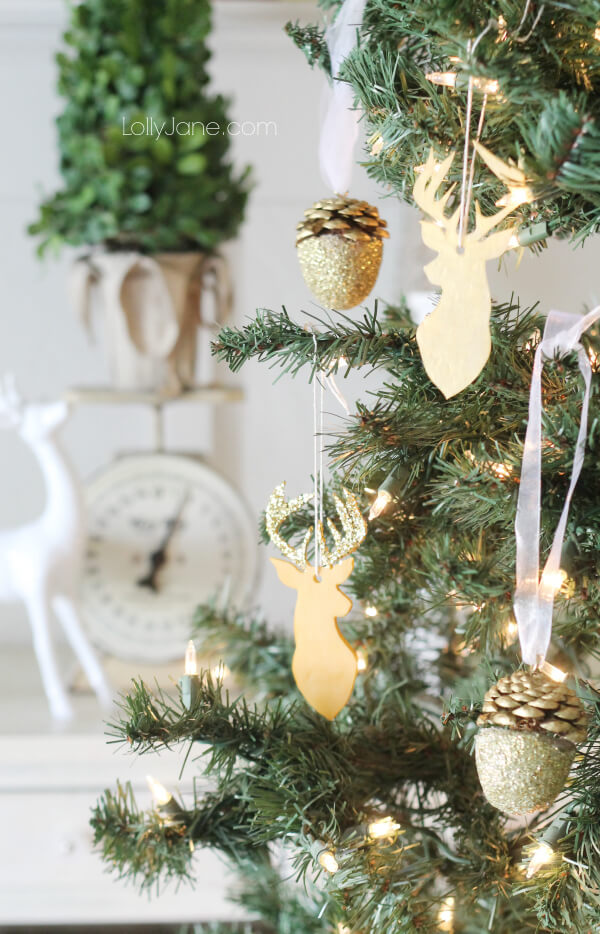 Deer and Acorn Ornaments for Rustic Ambiance