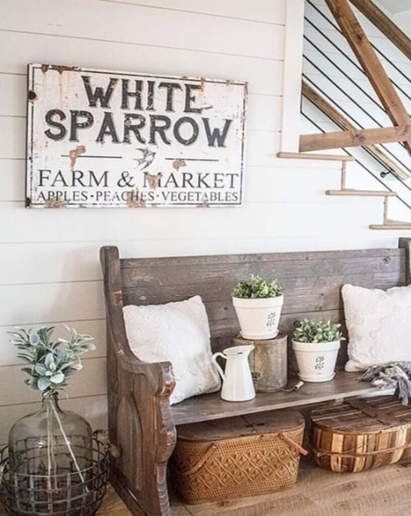 Farmer's Market Parlour with Wooden Bench