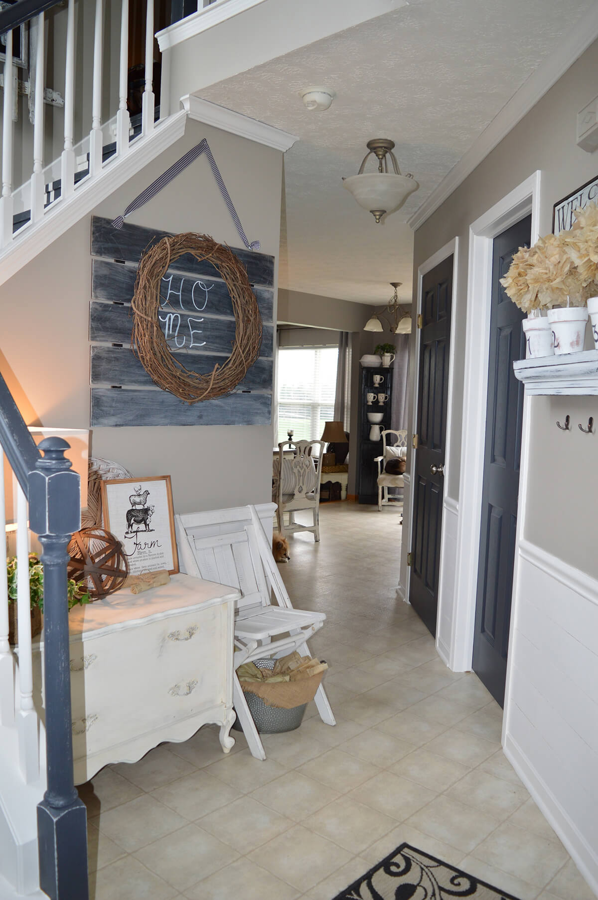 Corner Nook with Slate Picket Sign and Garland