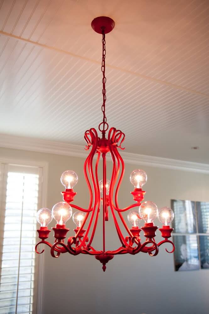 Make a Bold Statement with a Showstopping Chandelier