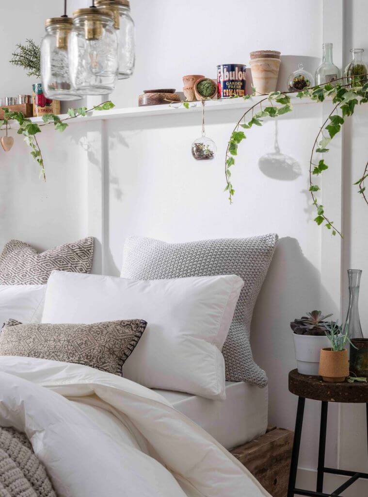 25 Best Cozy Bedroom Decor Ideas And Designs For 2020