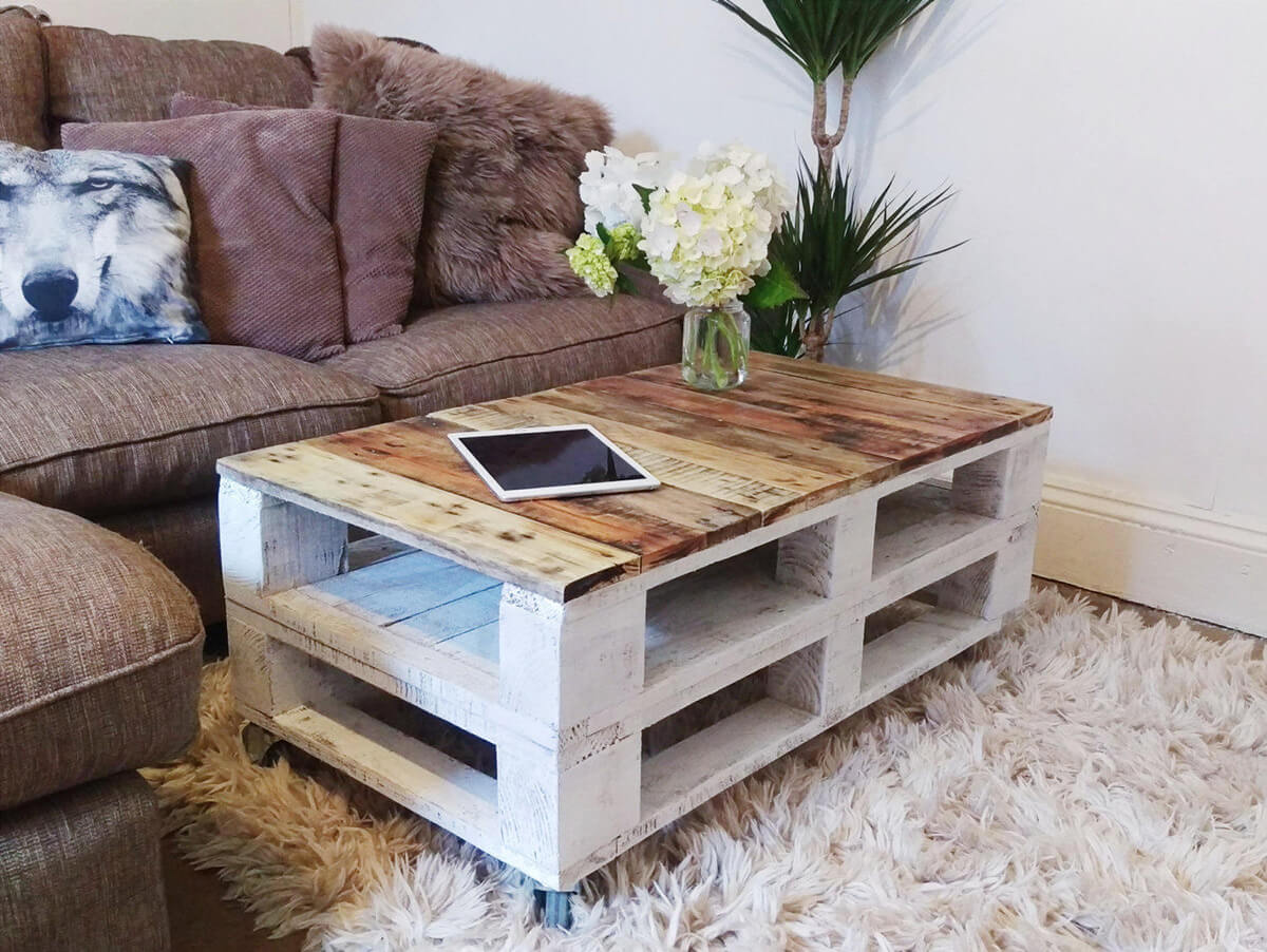 farmhouse style pallet coffee table