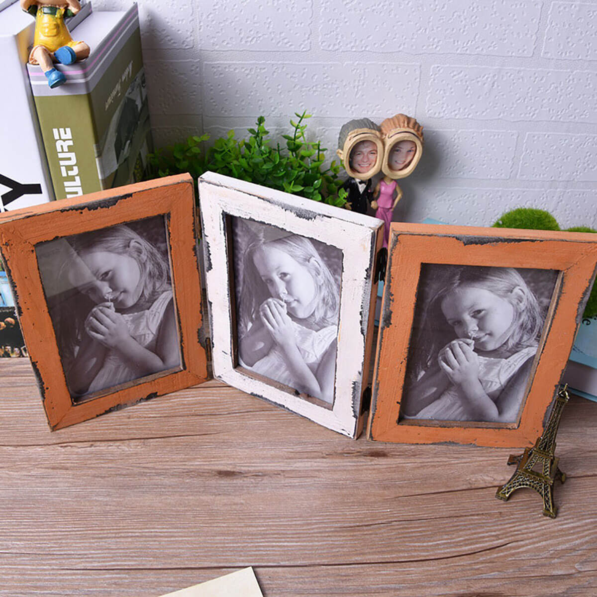 Vintage Three-Fold Rust and White Frames