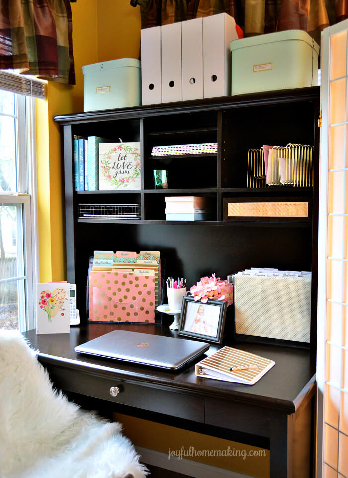 Cool Office Desktop Storage Ideas in Living room