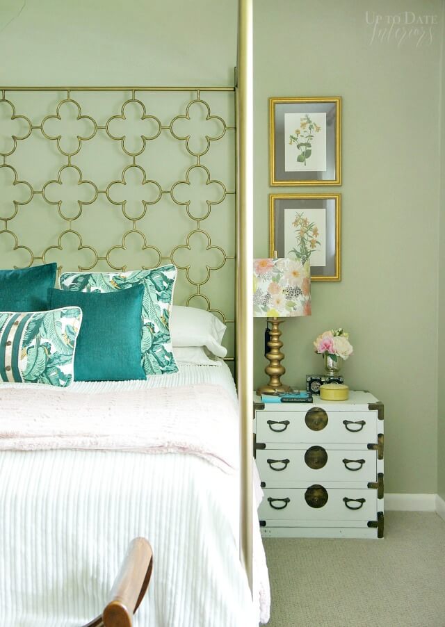 18 Best Green Room Decor Ideas And Designs For 2021 - Green And Gold Decor Ideas