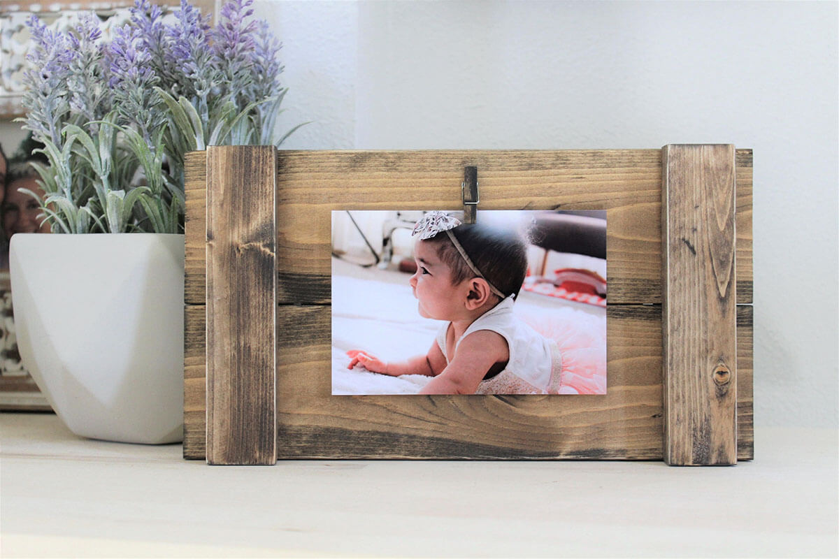 Simple Single Clothespin Wooden Clip-On Frame