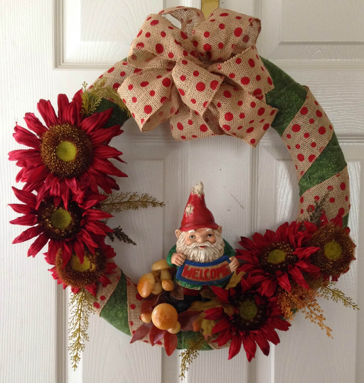Fall-Inspired Wreath with Gnome