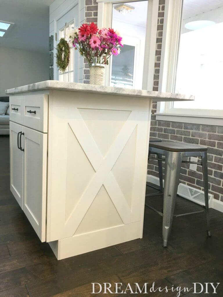 Farmhouse Accent to Add Character to Your Kitchen