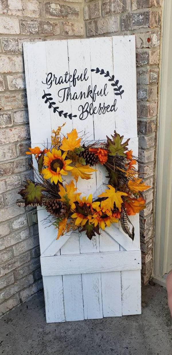 Thankful Autumnal Wreath and Sign