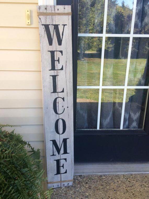 Classic Free-Standing Rustic Welcome Sign