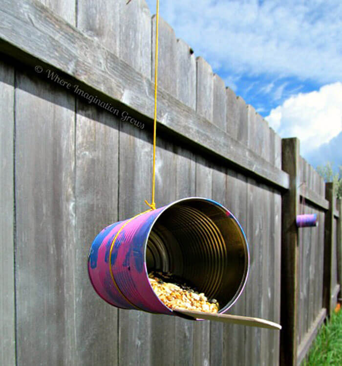 Inviting Hanging Bird/Animal Feeder