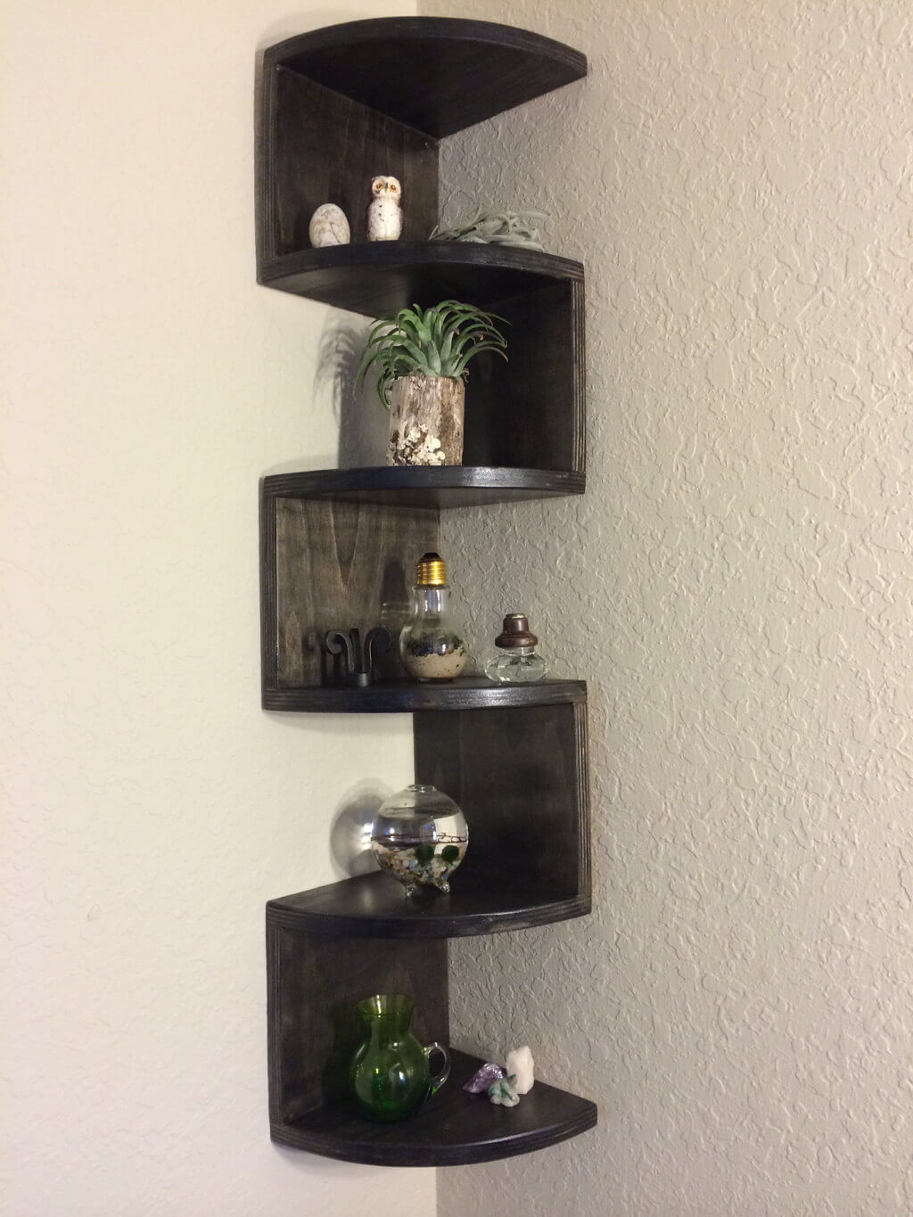 Black Rounded Zig Zag Corner Shelf