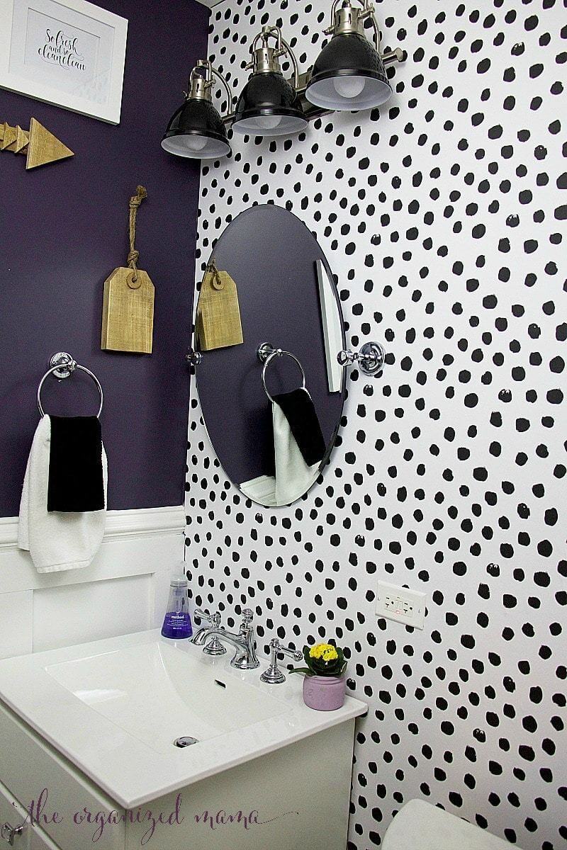 Statement Walls in Powder Rooms